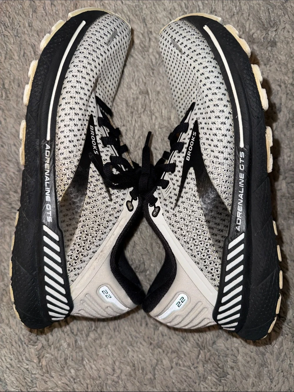 Brooks adrenaline gts Running Sneakers activewear athleisure collegiate